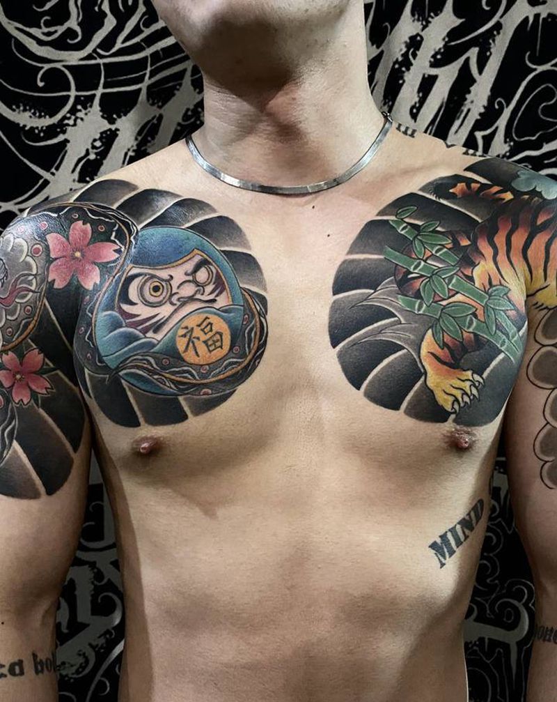 老传统半甲纹身图片_手臂胸部老传统蛇达摩蛋老虎纹身图案