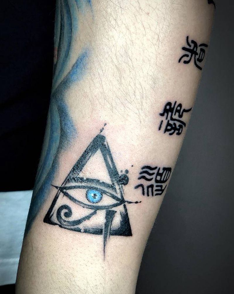 荷鲁斯之眼纹身图片_手臂水墨纹身图案