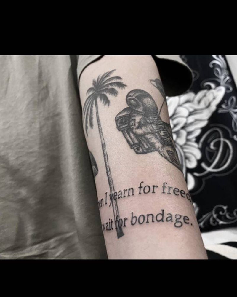 打印机英文纹身图片_手臂手部花体字英文纹身图案