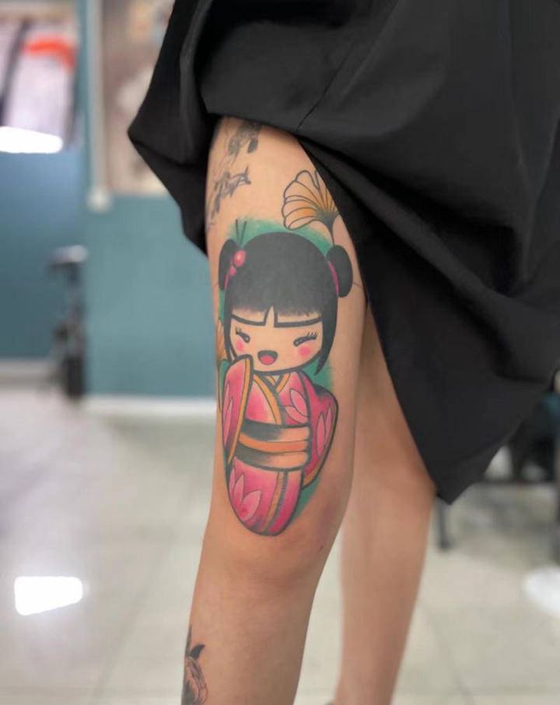 大腿纹身图片_腿部New School纹身图案