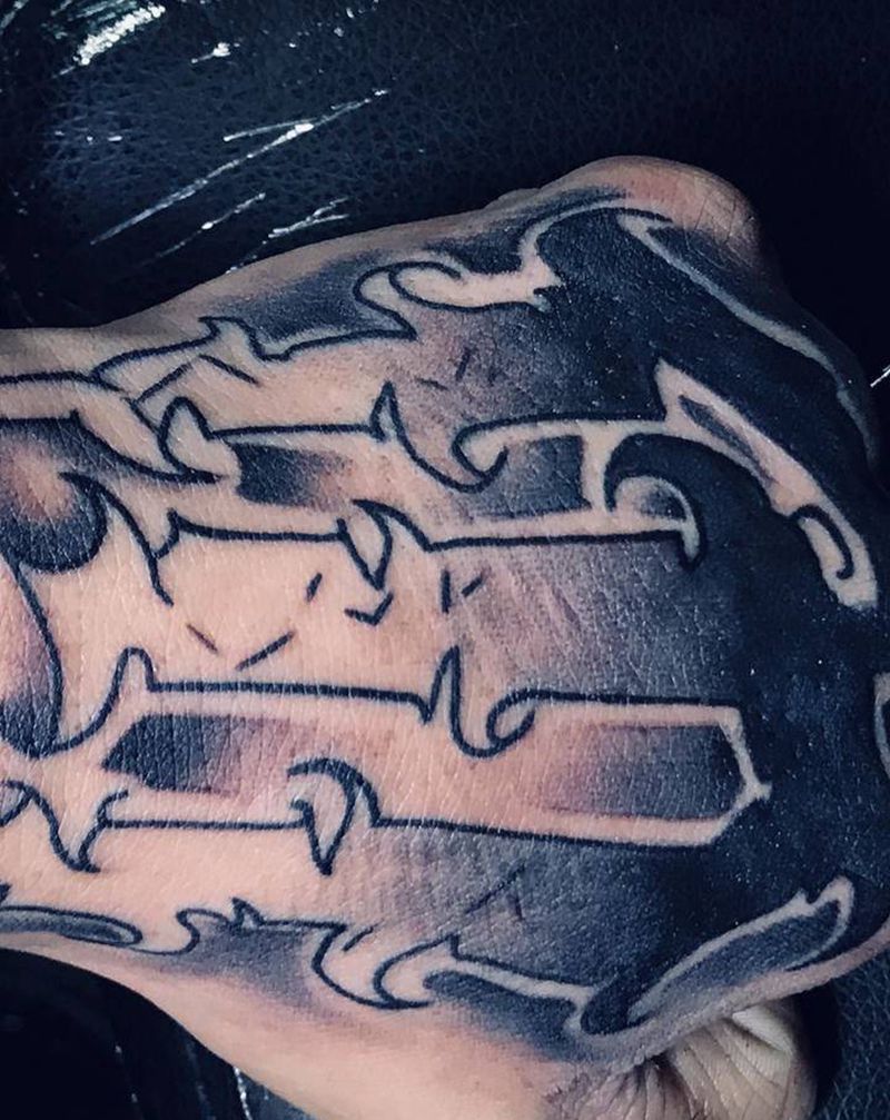 花体字纹身图片_手部花体字纹身图案