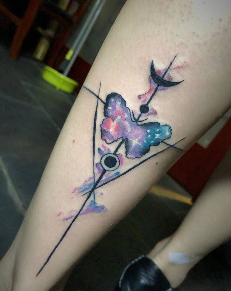 蝴蝶纹身图片_脚部水彩纹身图案