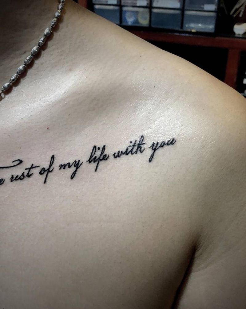 英文字体纹身图片_肩部花体字纹身图案