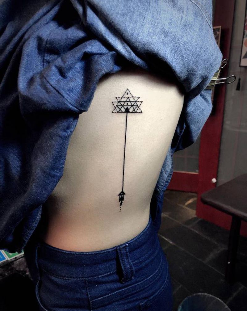 几何图形纹身图片_腰部几何纹身图案
