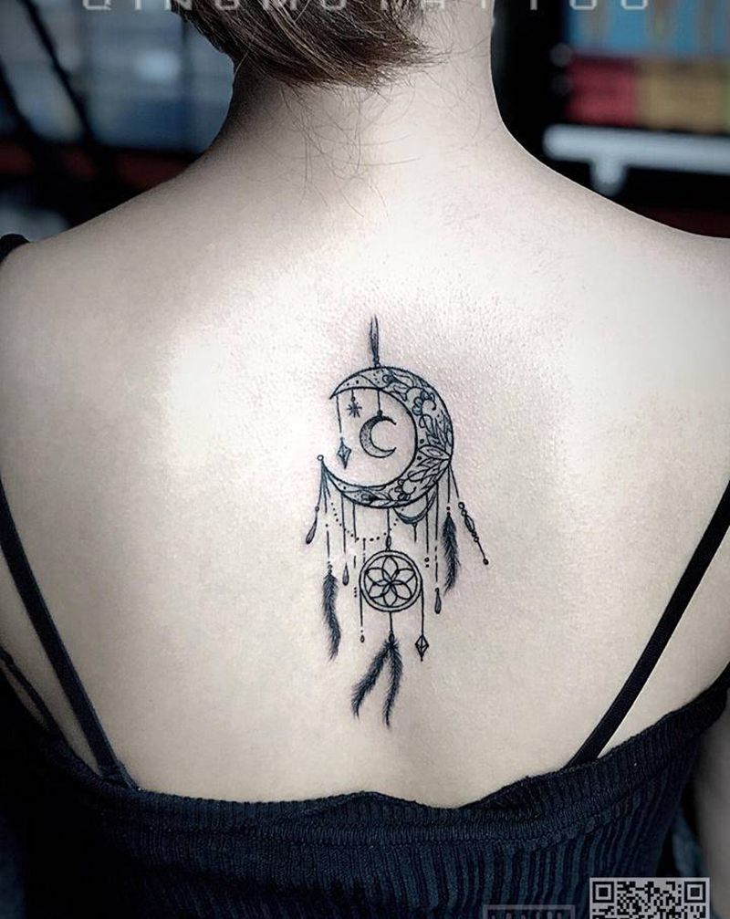 捕梦网纹身图片_背部几何纹身图案