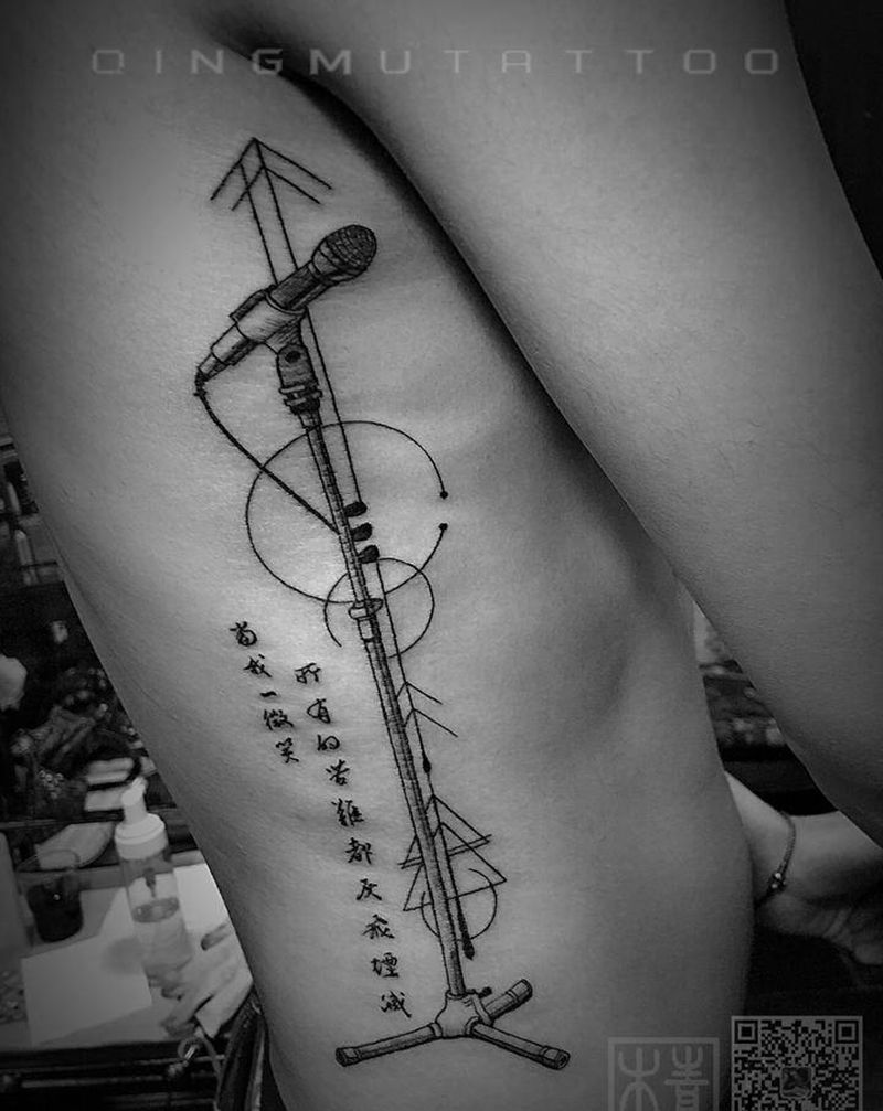 话筒纹身图片_腰部几何纹身图案