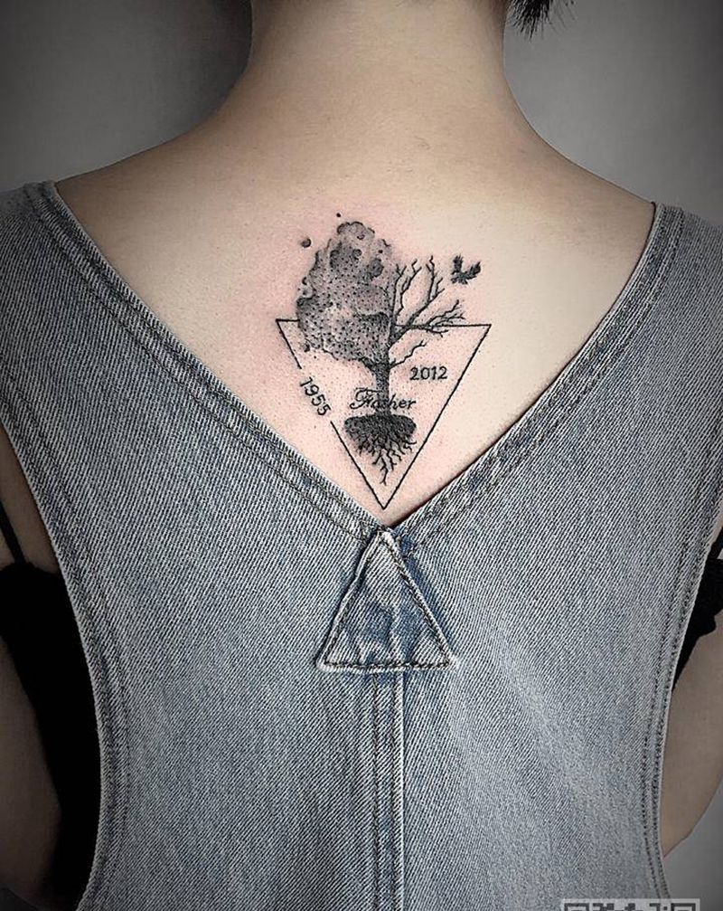 树纹身图片_背部水墨几何纹身图案