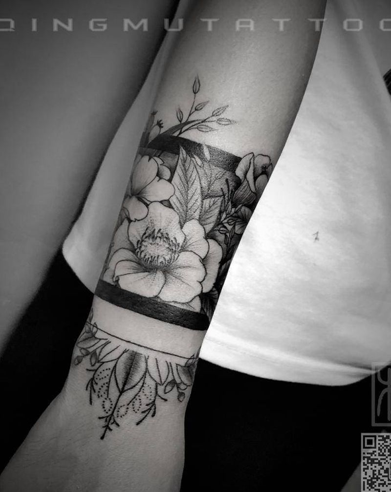 小臂花环纹身图片_手臂点刺纹身图案