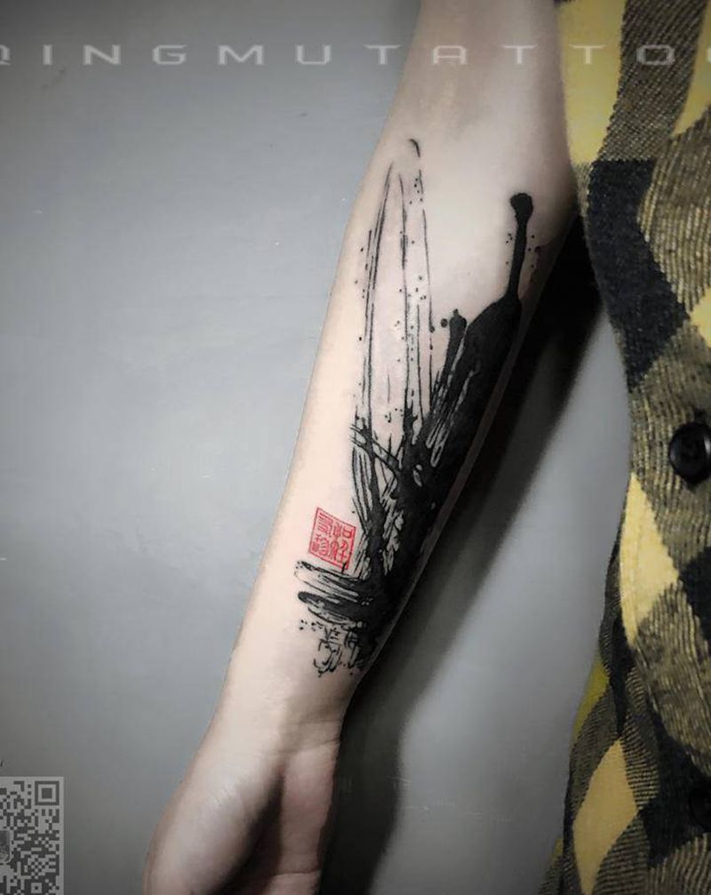 水墨笔触纹身图片_手臂水墨纹身图案