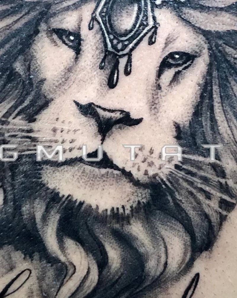 狮子纹身图片_背部纹身图案