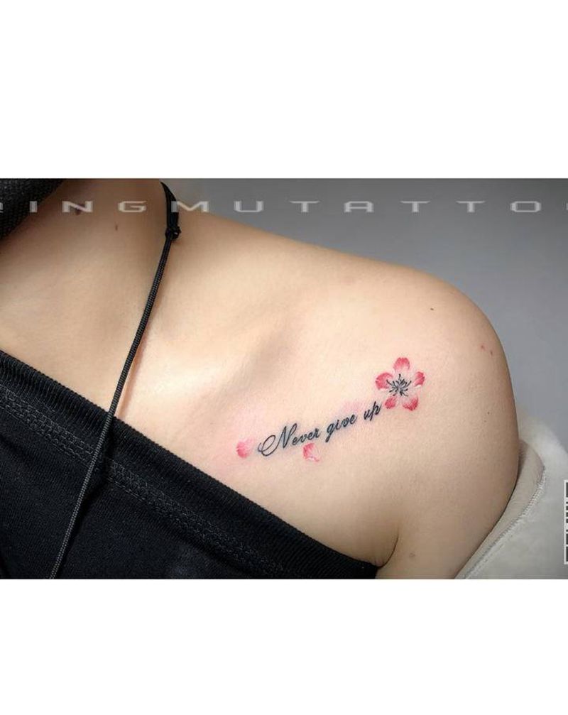 小字母纹身图片_肩部花体字水彩纹身图案