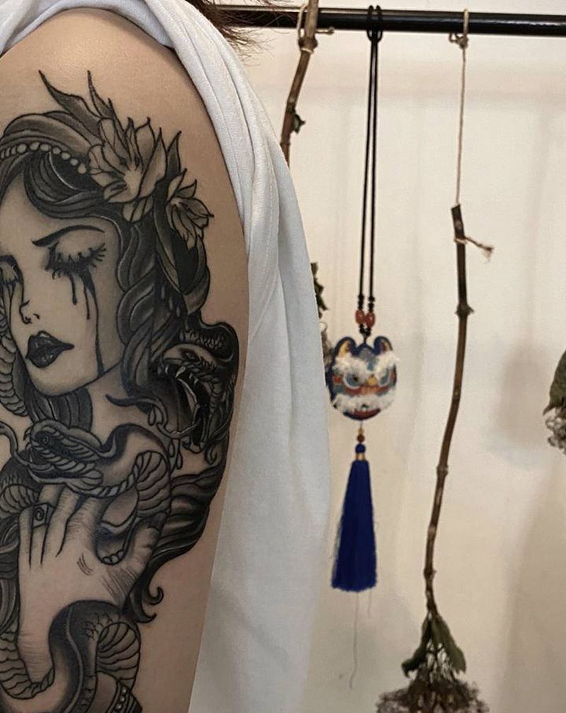 美杜莎纹身图片_手臂New School美杜莎纹身图案