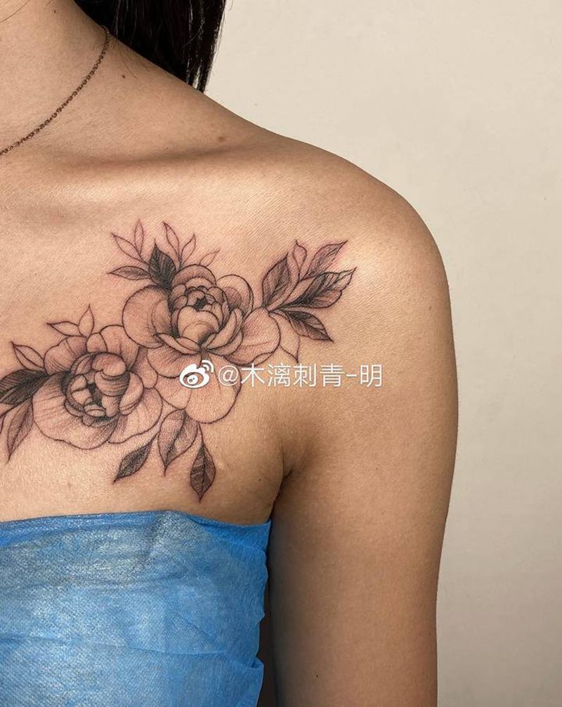 素花纹身图片_胸部素花小清新纹身图案