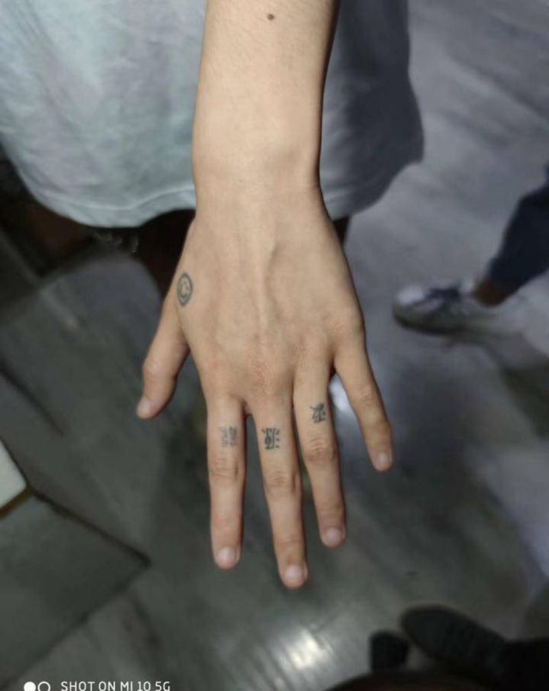 欧美纹身图片_手部纹身图案