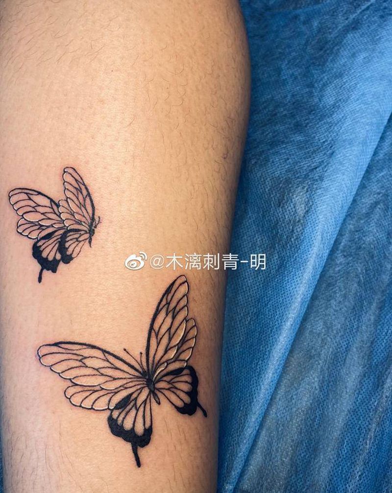 蝴蝶纹身图片_脚部小清新蝴蝶纹身图案