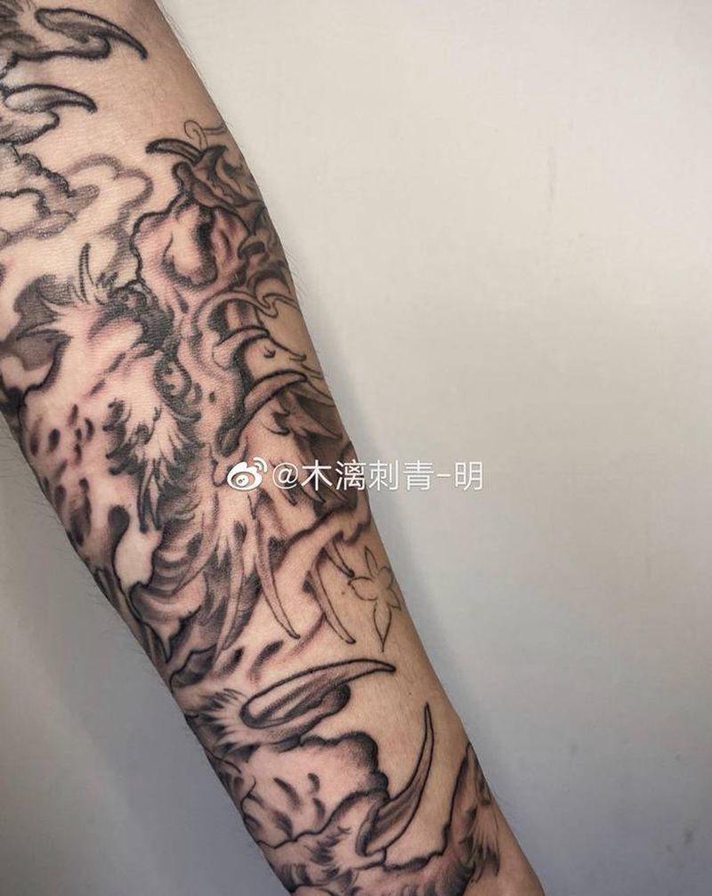 龙 修改➕上色未完纹身图片_手臂新传统龙纹身图案