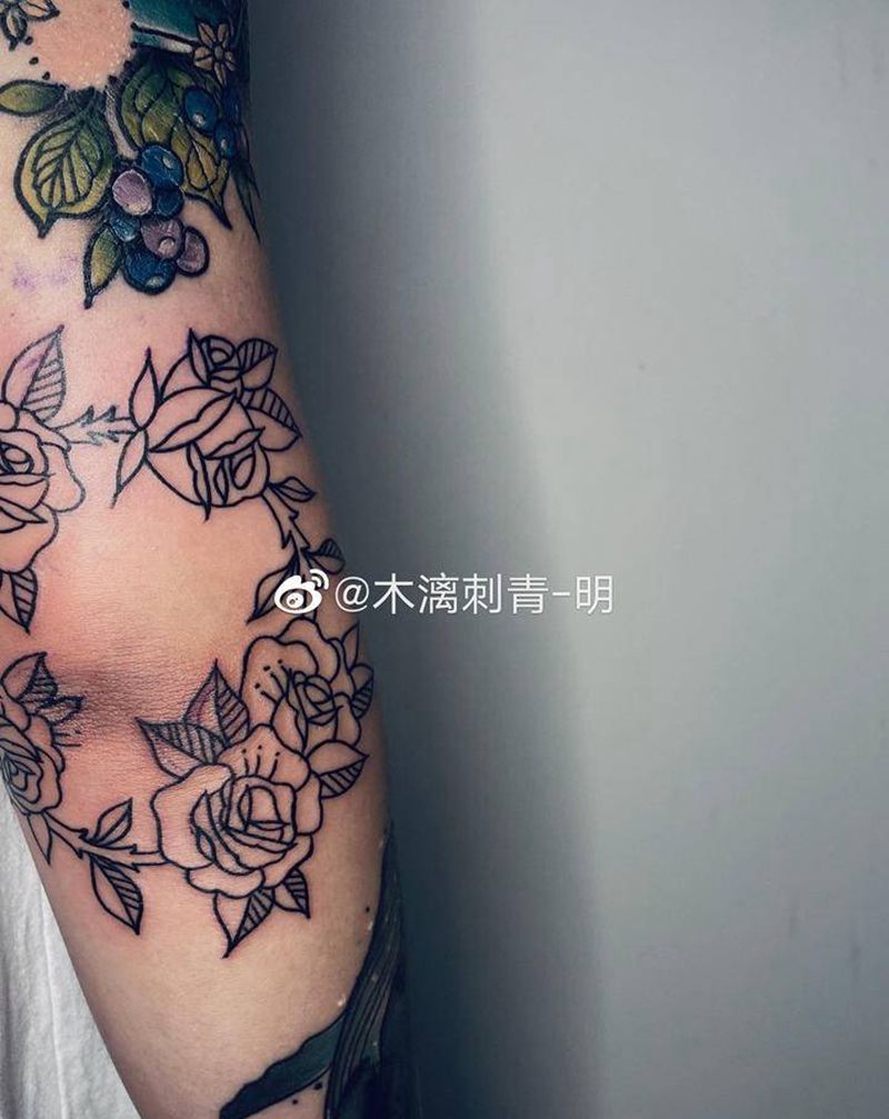 花环纹身图片_手臂Old School花环纹身图案