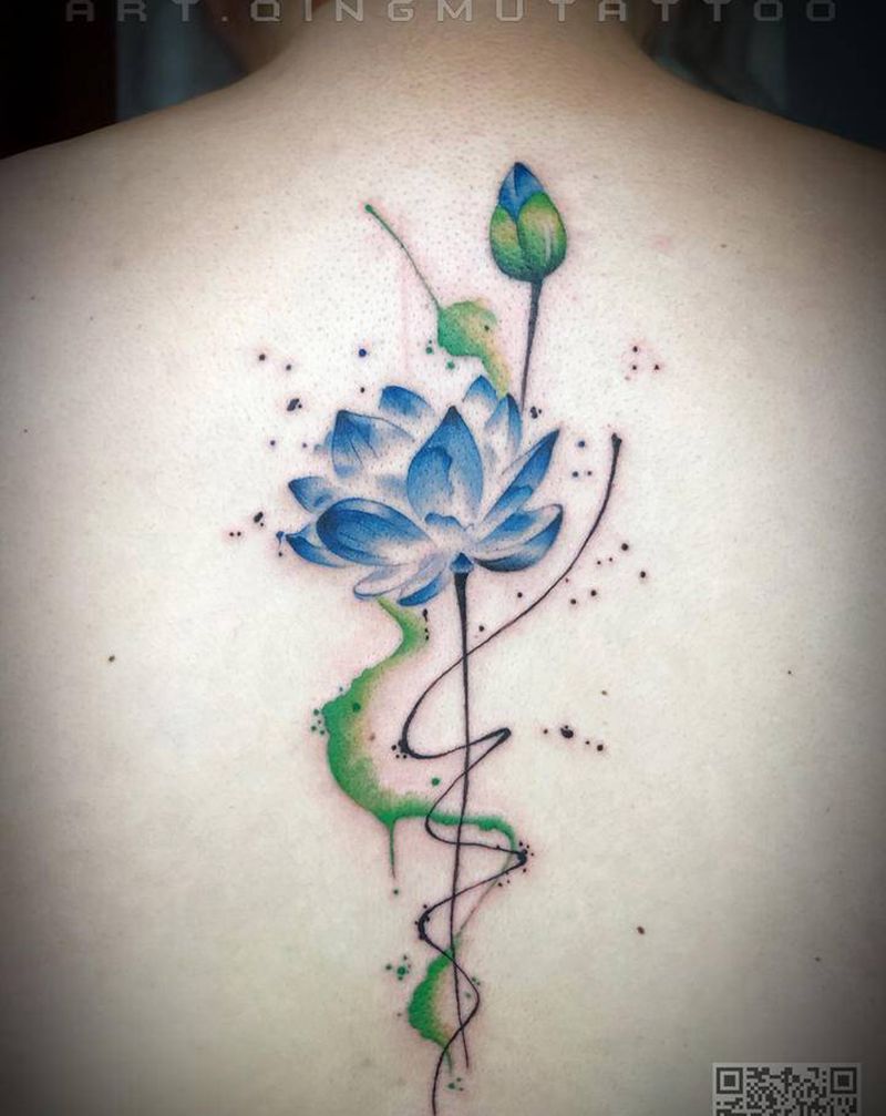 水彩蓝莲纹身图片_背部水彩纹身图案