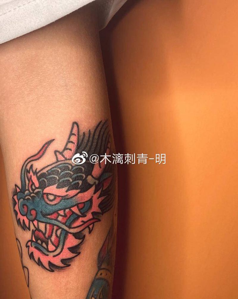 龙纹身图片_手臂Old School龙纹身图案