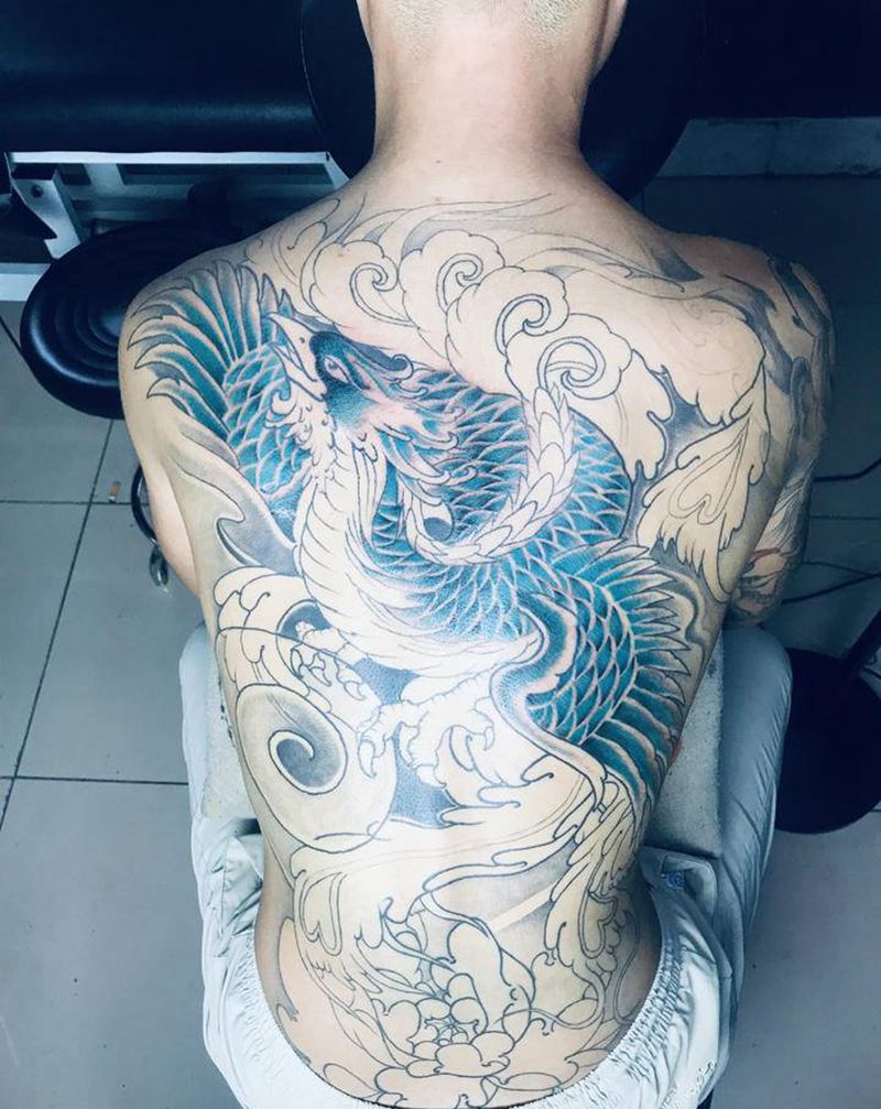 凤凰纹身图片_背部新传统纹身图案
