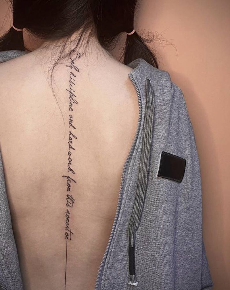 英文纹身图片_背部花体字纹身图案