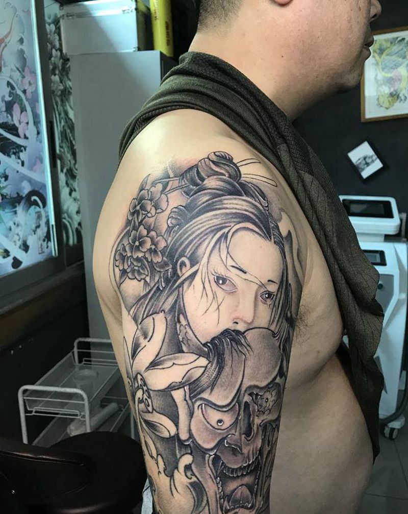 大臂艺妓纹身图片_手臂新传统纹身图案