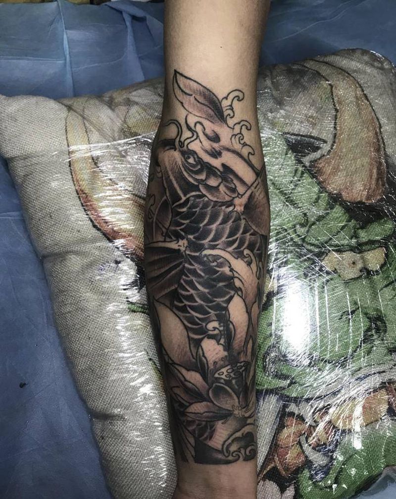 鲤鱼 覆盖纹身图片_手臂新传统纹身图案