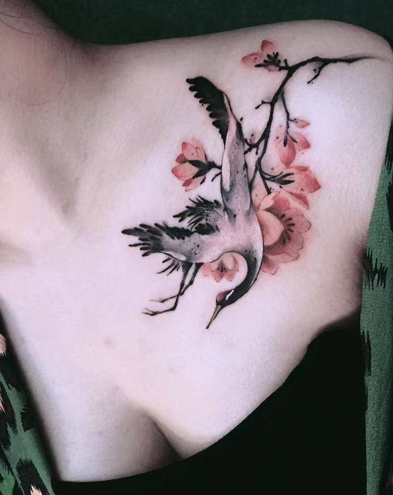鹤纹身图片_胸部水彩水墨纹身图案