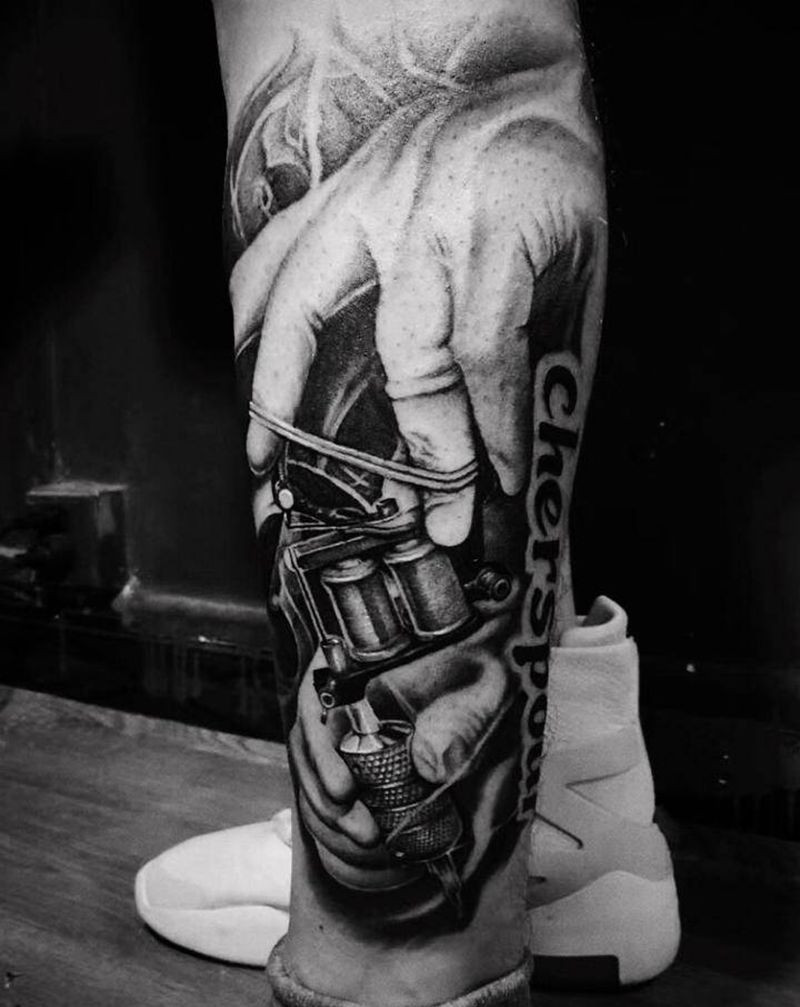 纹身机纹身图片_腿部欧美写实纹身图案