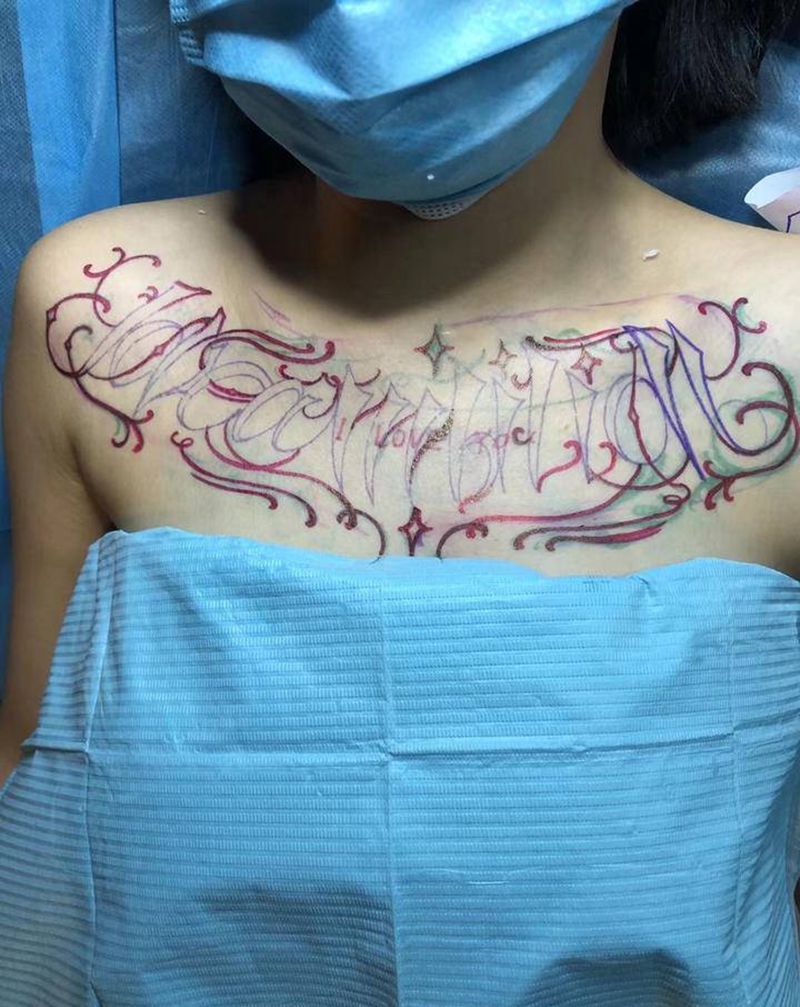 手绘奇卡诺花体纹身图片_胸部花体字纹身图案