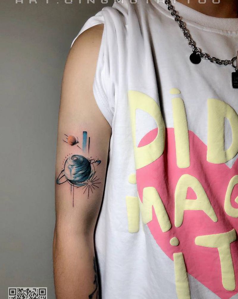 水彩星球纹身图片_手臂几何水彩纹身图案