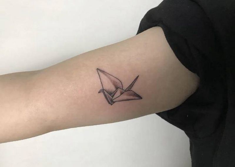 千纸鹤纹身图片_手臂纹身图案