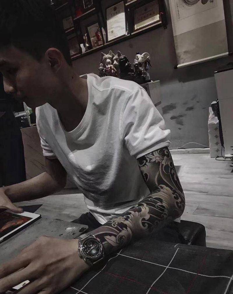 权权纹身图片_手部纹身图案