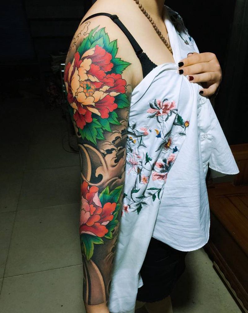 花臀纹身图片_老传统纹身图案