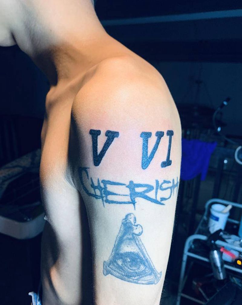 字母纹身图片_肩部手臂纹身图案