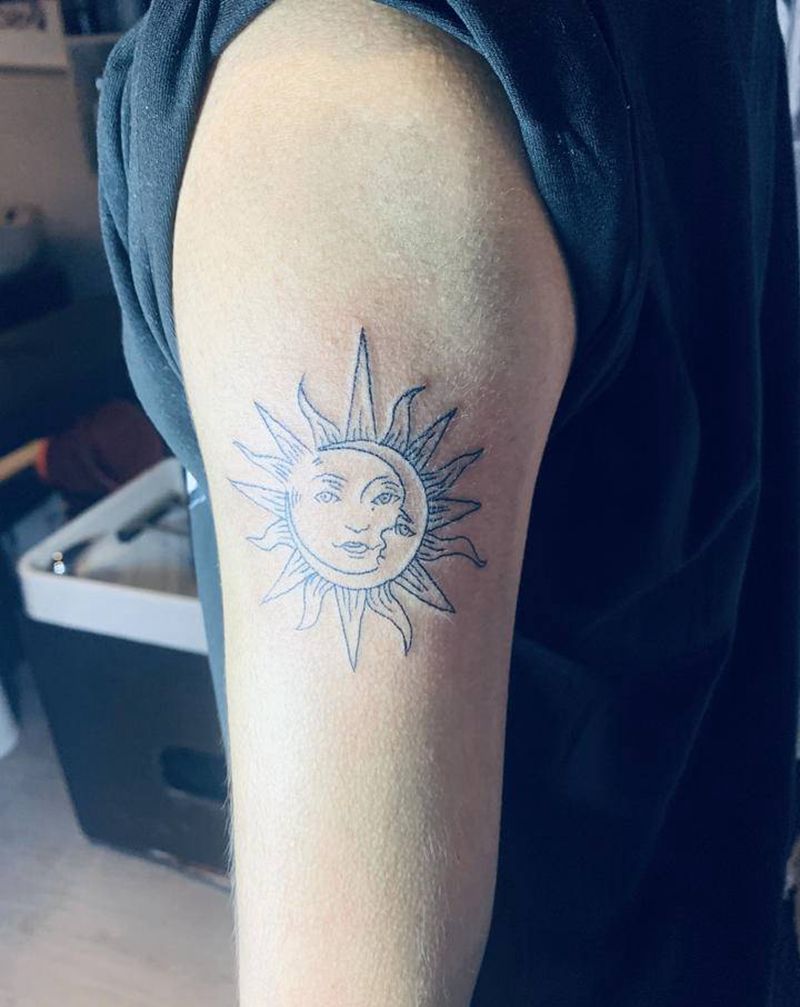 太阳月亮纹身图片_手部纹身图案