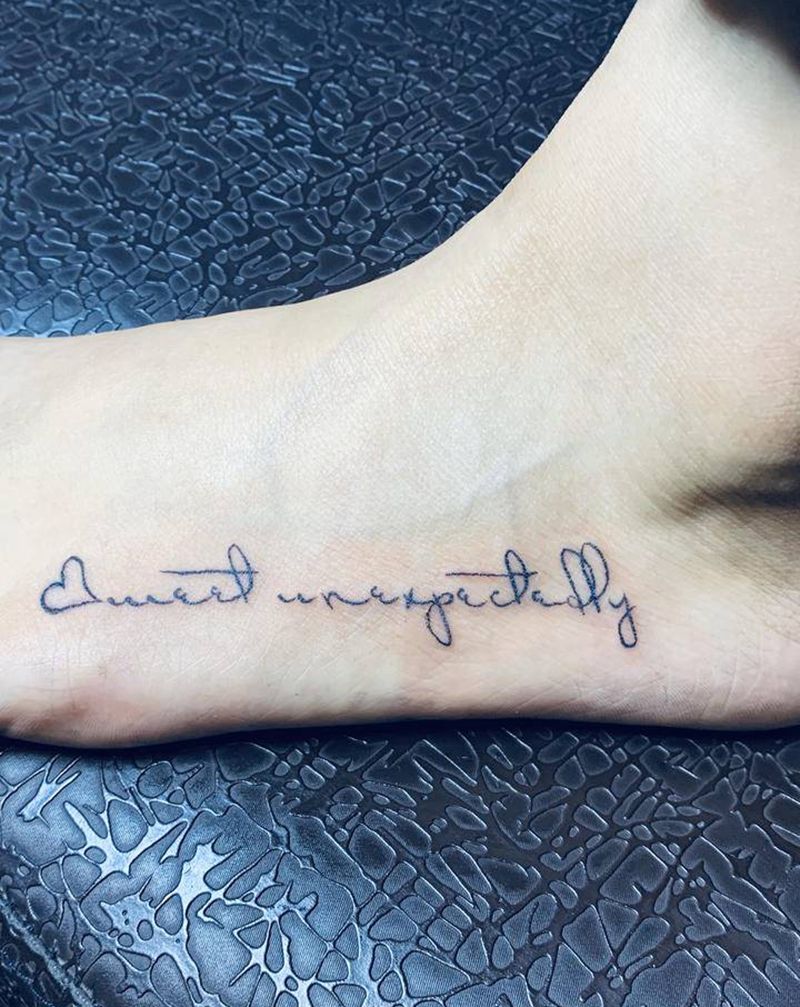 英文名字纹身图片_脚部纹身图案