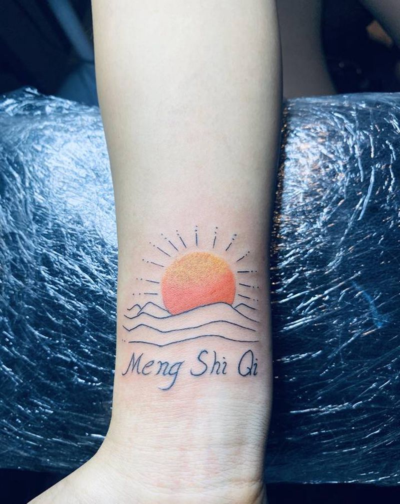 太阳小纹身纹身图片_手臂手部纹身图案