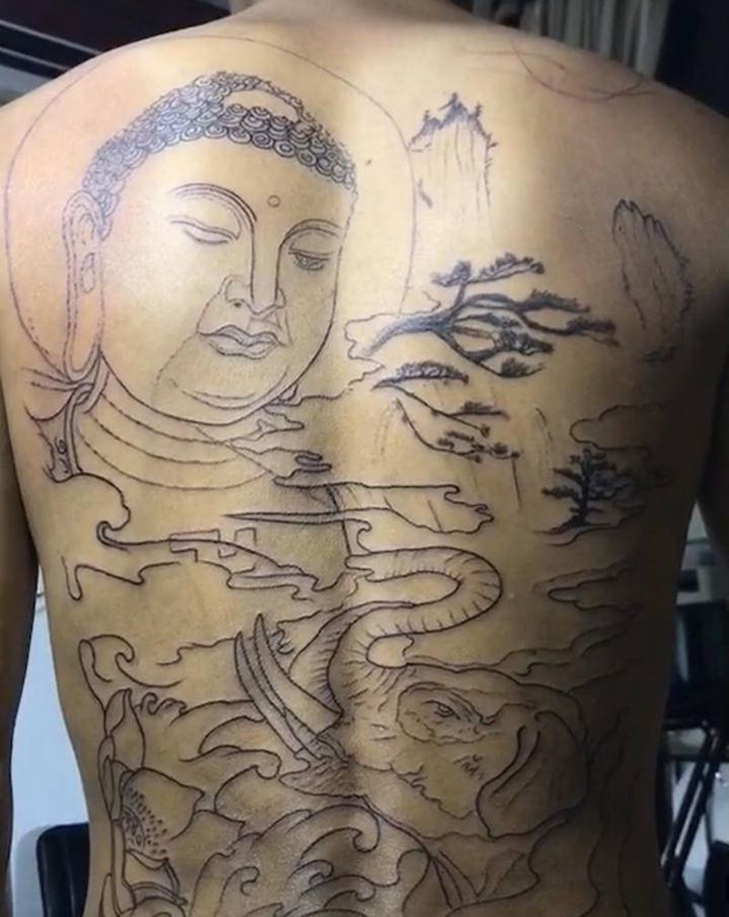 佛纹身图片_背部纹身图案