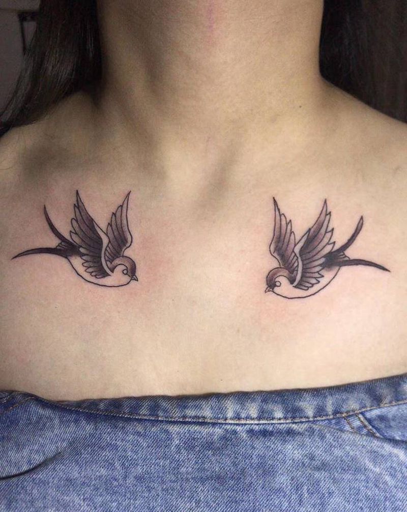 燕子纹身图片_胸部纹身图案