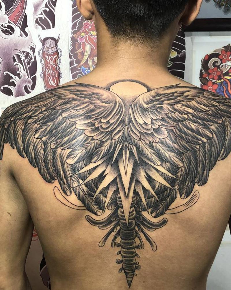展翅高飞纹身图片_背部手臂纹身图案