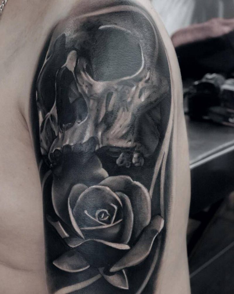 骷髅花纹身图片_欧美写实纹身图案