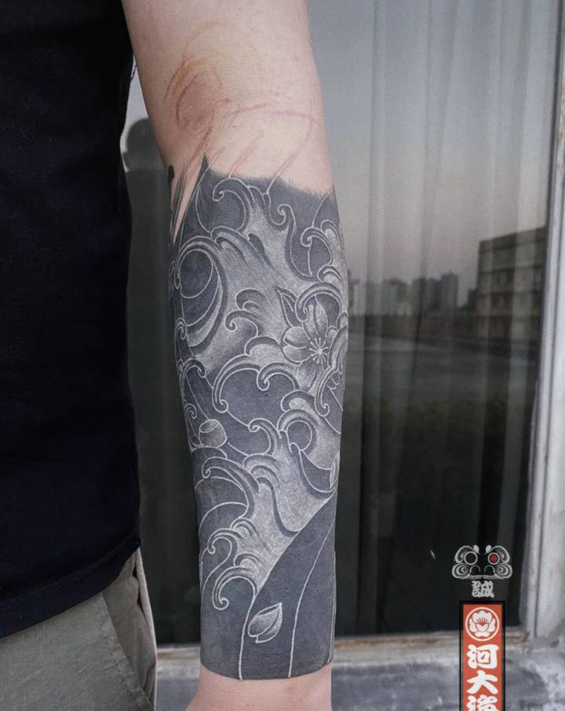 拯救低调黑臂行动纹身图片_手臂老传统黑臂纹身图案