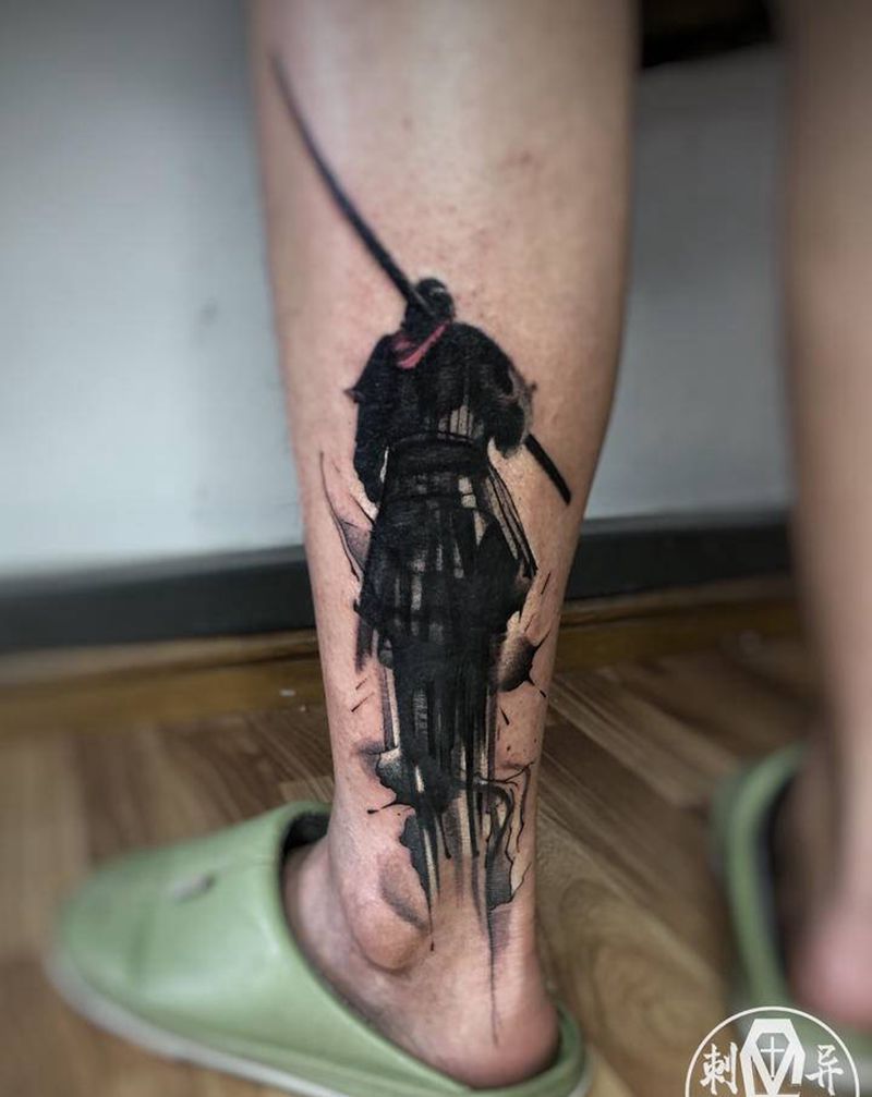 遮盖纹身图片_腿部水墨纹身图案