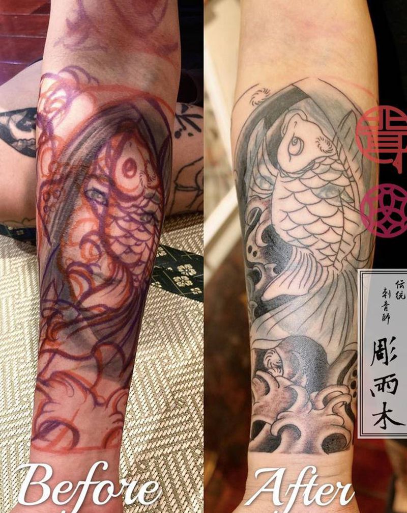 金鱼纹身图片_手臂老传统金鱼日式遮盖纹身图案