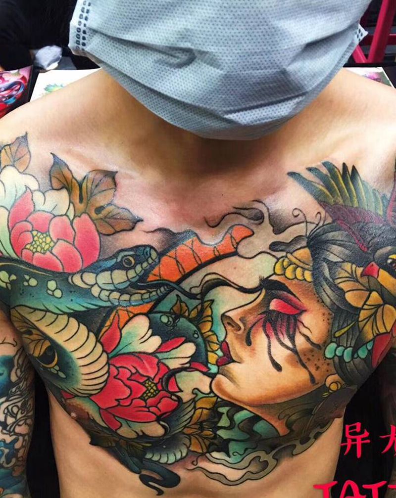 School风格纹身图片_胸部New School纹身图案