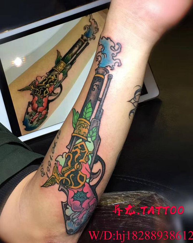 School风格纹身图片_手臂New School纹身图案