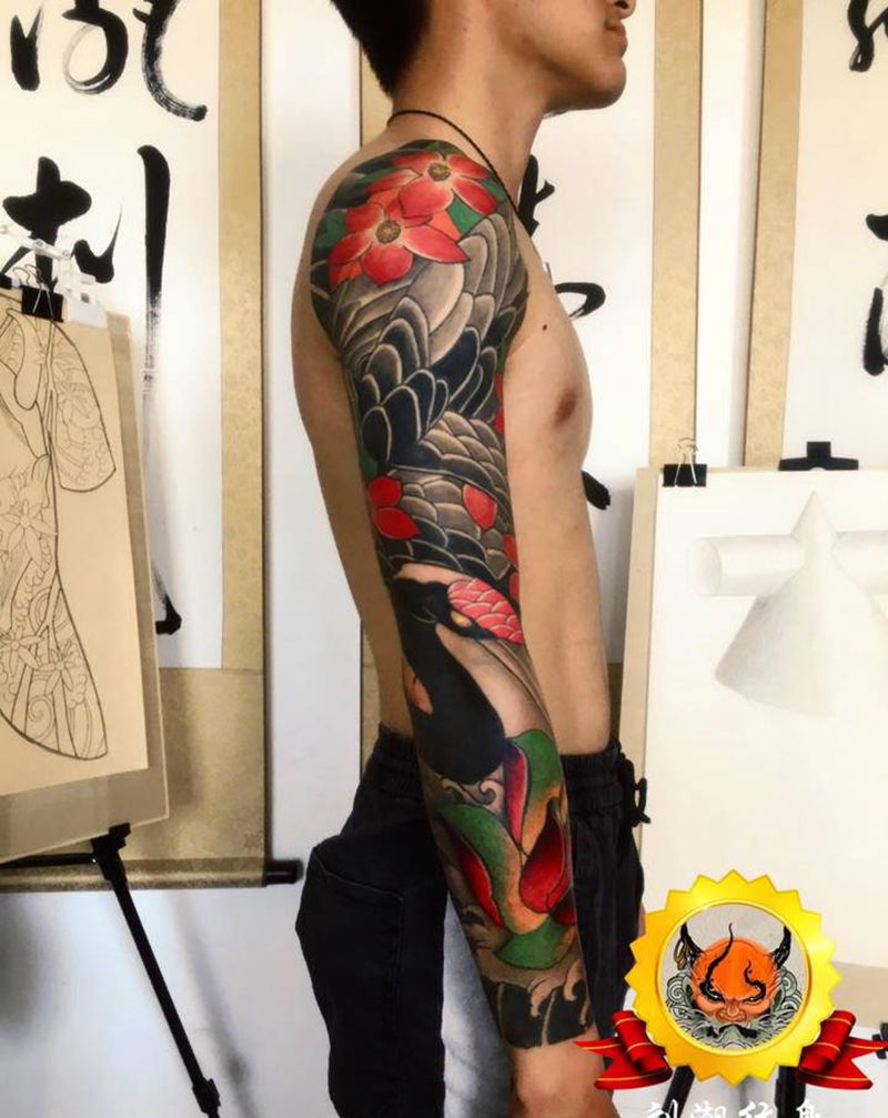 鹤纹身图片_手臂新传统纹身图案