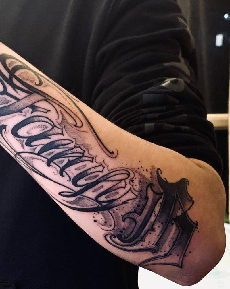 花体设计纹身图片_花体字纹身图案