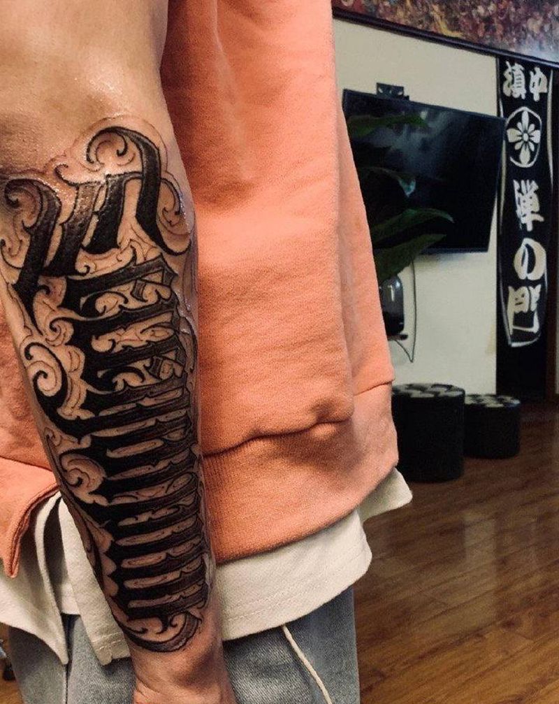 花体设计纹身图片_花体字纹身图案